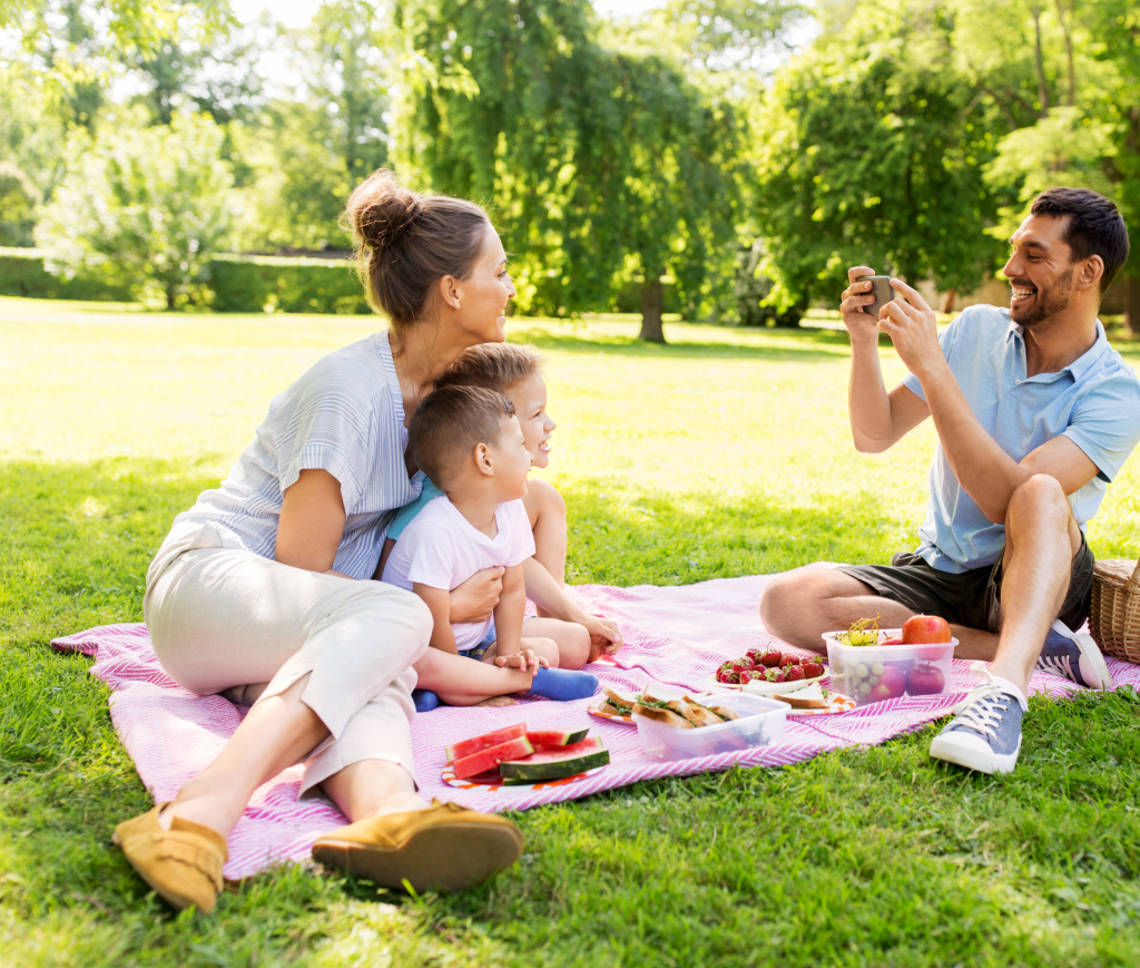 5 Ways to Plan the Perfect Picnic for the Family – Country Harvest